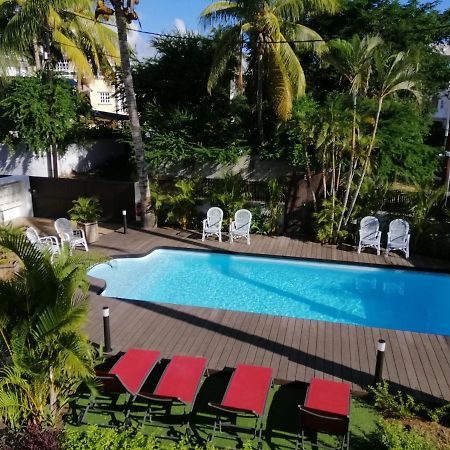 Les Cerisiers - Beach Apartment With Pool, Few Steps To The Beach Flic en Flac Exterior photo